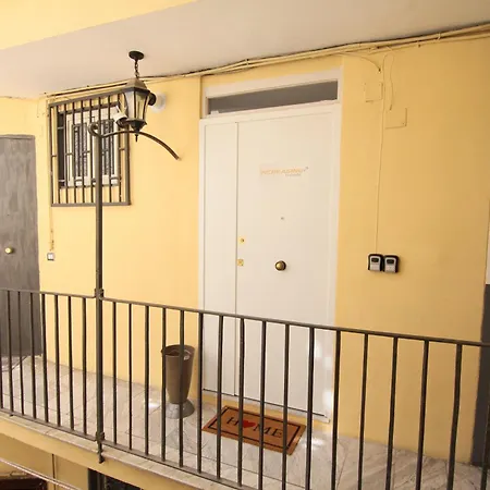 Increasing Garibaldi - Station & Centre 招待所 4*