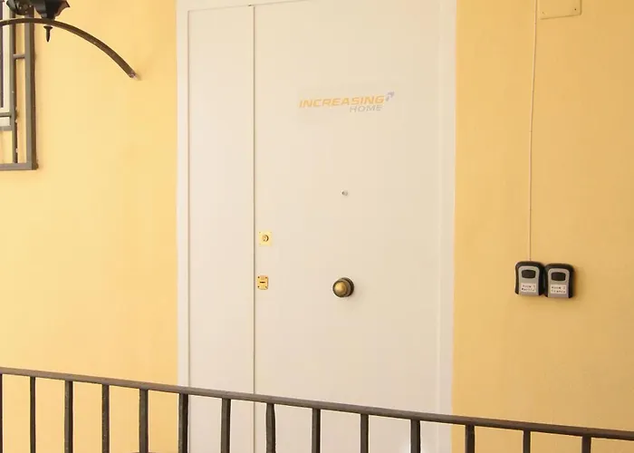 招待所 Increasing Garibaldi - Station & Centre 那不勒斯