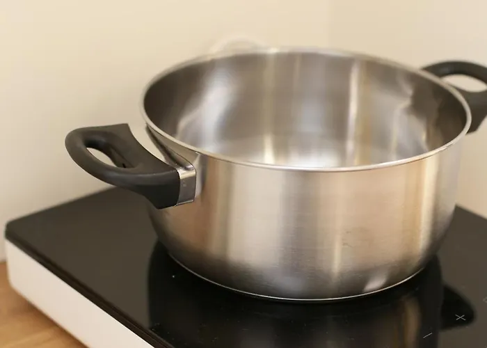 Increasing Garibaldi - Station & Centre 4*