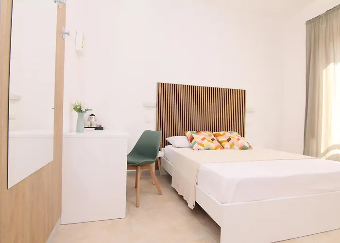 招待所 Increasing Garibaldi - Station & Centre