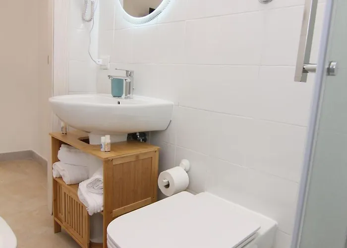 招待所 Increasing Garibaldi - Station & Centre 4*