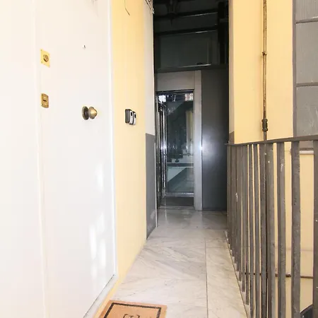 Гостевой дом Increasing Garibaldi - Station & Centre Неаполь