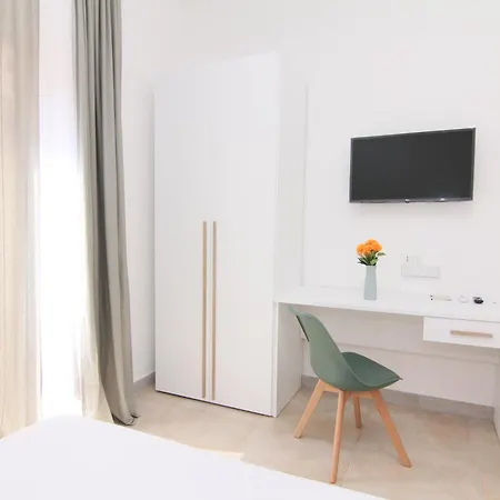 Increasing Garibaldi - Station & Centre 4*