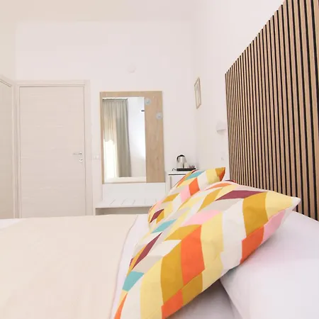 Increasing Garibaldi - Station & Centre Affittacamere Napoli