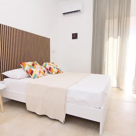 Increasing Garibaldi - Station & Centre 4* Napoli