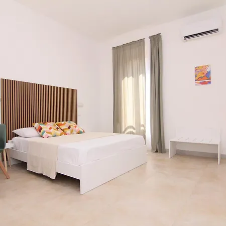 Increasing Garibaldi - Station & Centre 4* Napoli