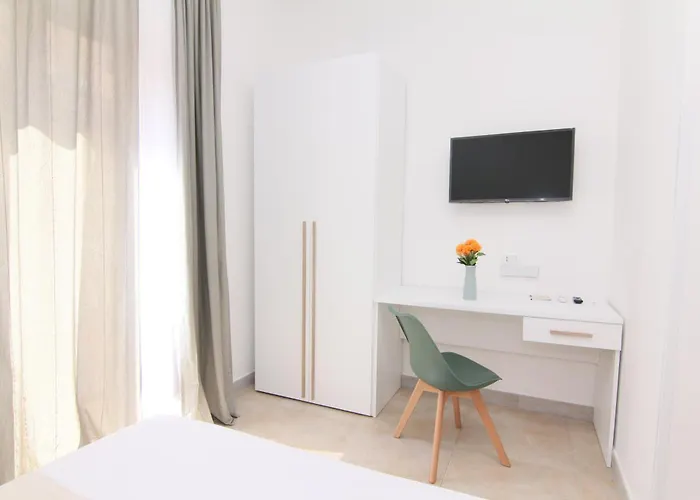 Increasing Garibaldi - Station & Centre 4*