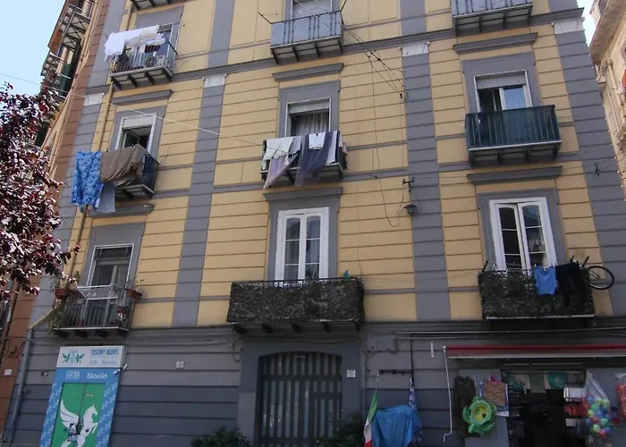 Increasing Garibaldi - Station & Centre Pensjonat Neapol